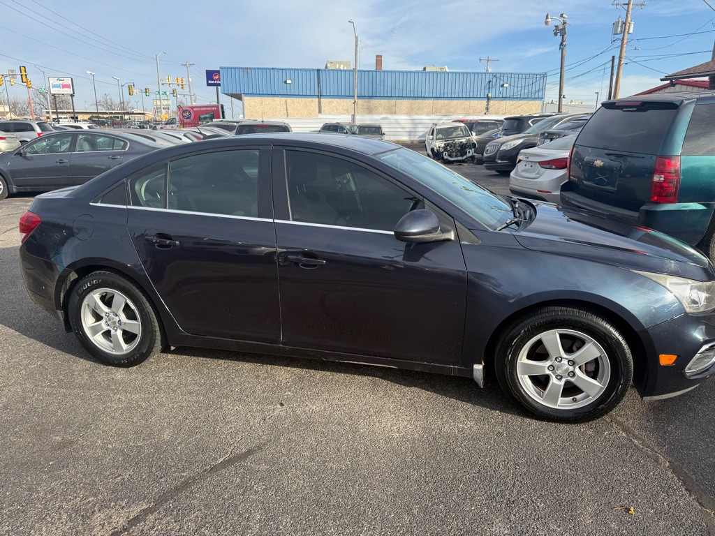 2016 Chevrolet Cruze Image 4
