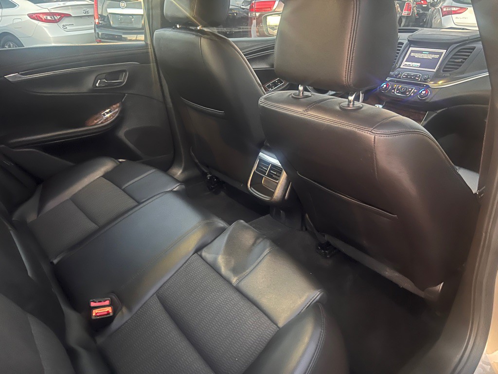 2015 Chevrolet Impala Image 9