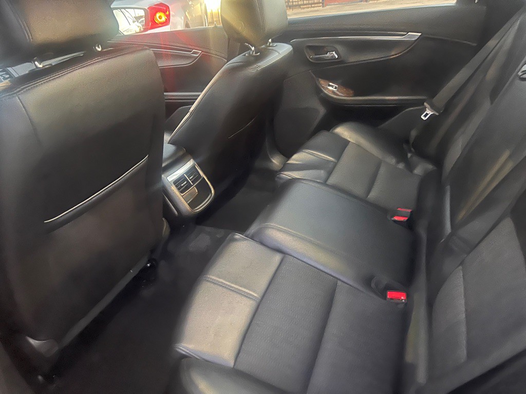 2015 Chevrolet Impala Image 12