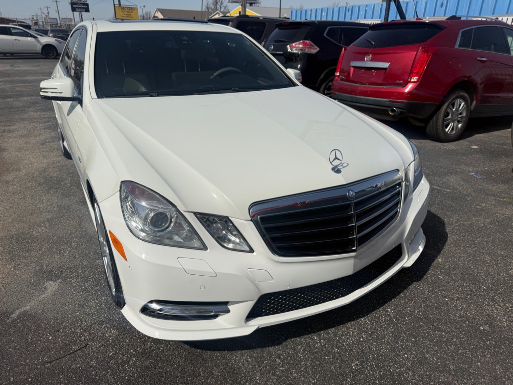 2012 Mercedes-Benz E-Class Image 2