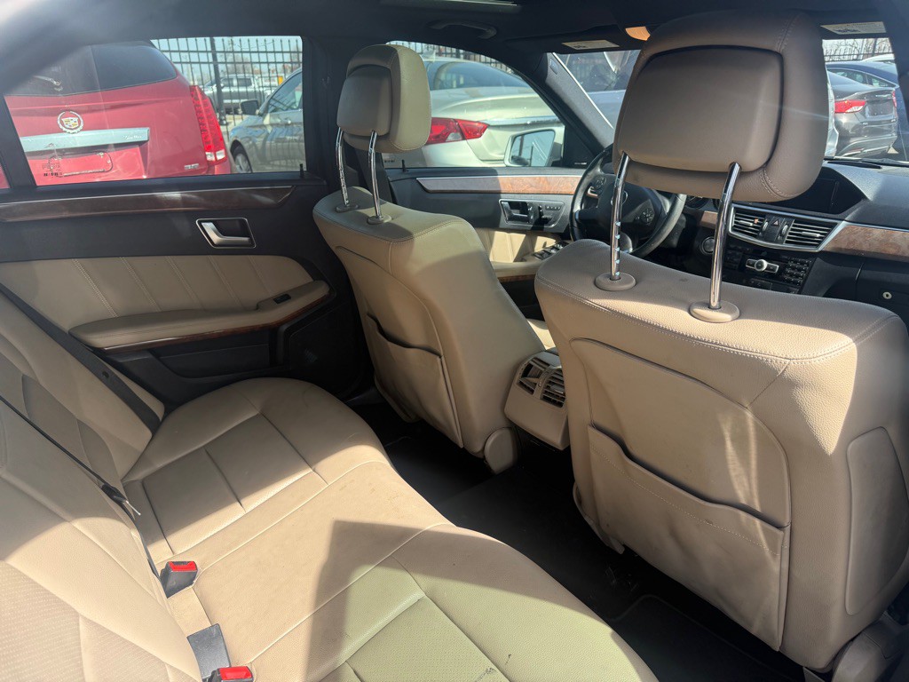 2012 Mercedes-Benz E-Class Image 11