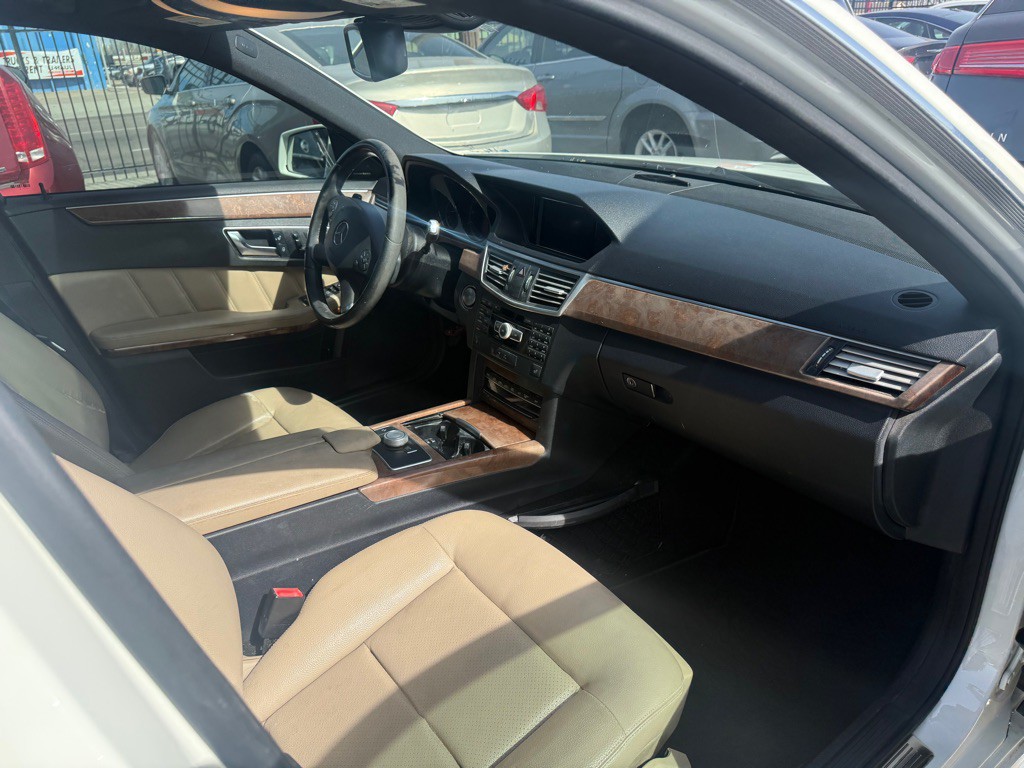 2012 Mercedes-Benz E-Class Image 14