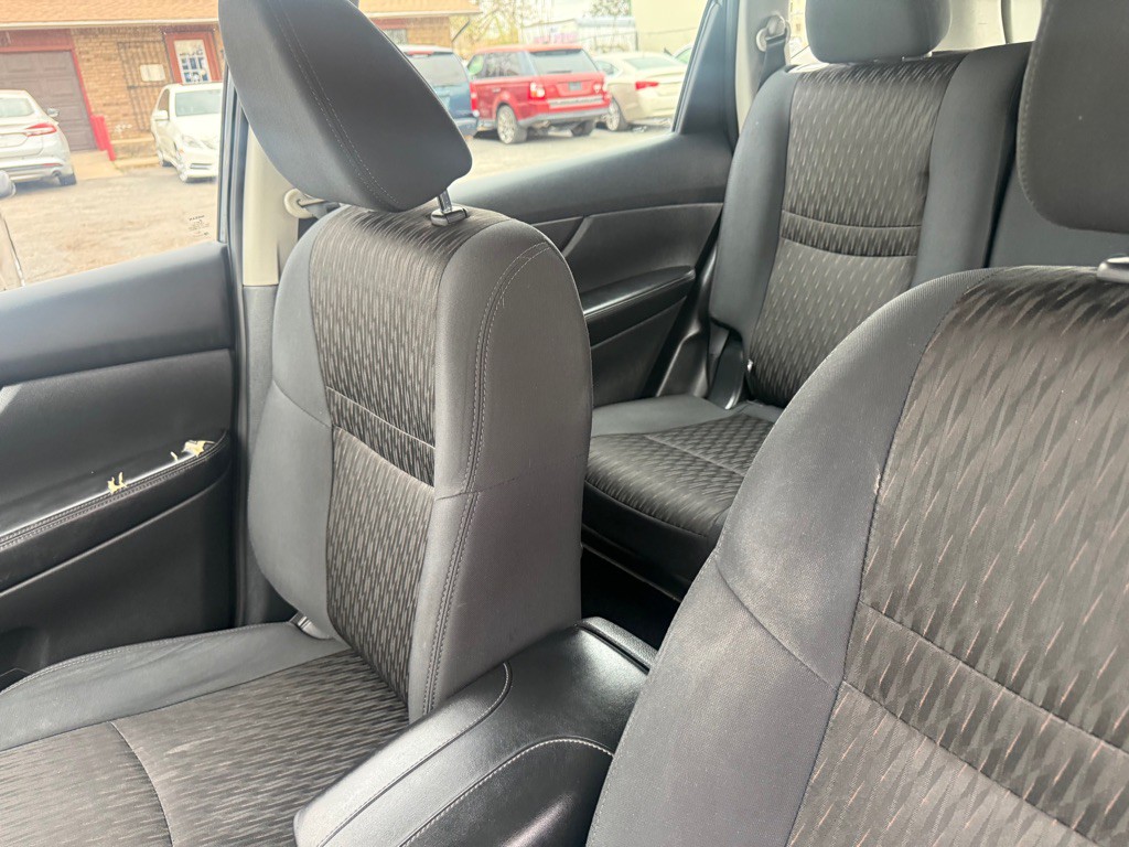 2019 Nissan Rogue Image 17