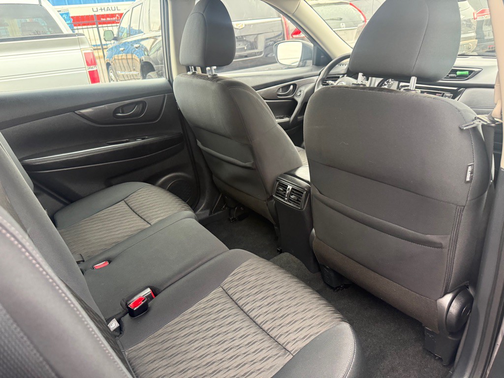 2019 Nissan Rogue Image 18