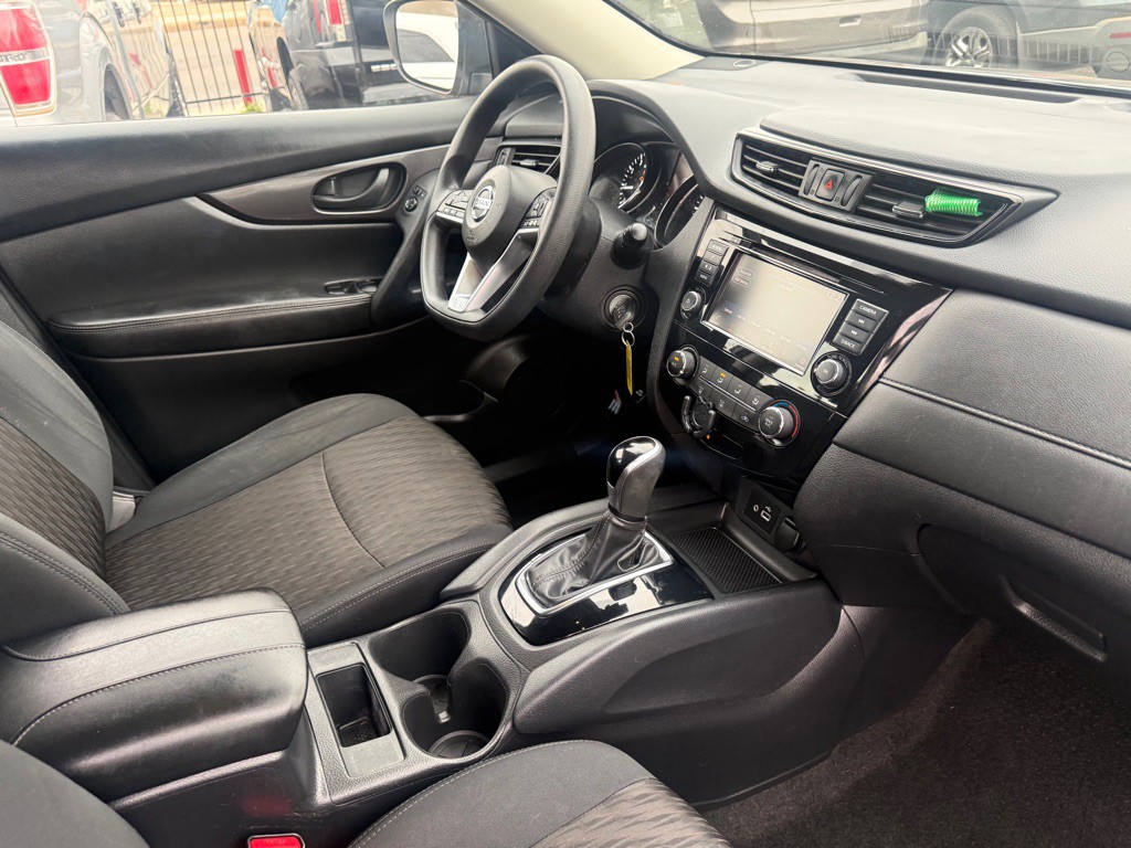 2019 Nissan Rogue Image 21