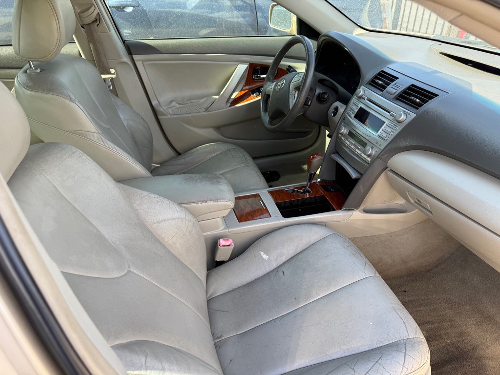 2010 Toyota Camry Image 13