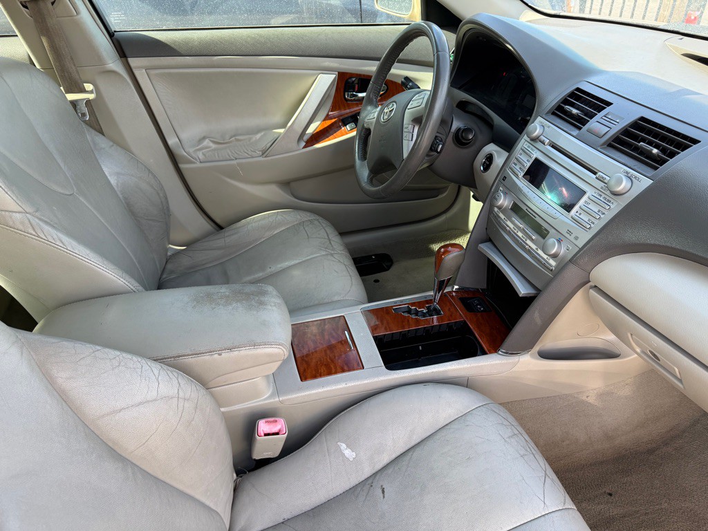 2010 Toyota Camry Image 14