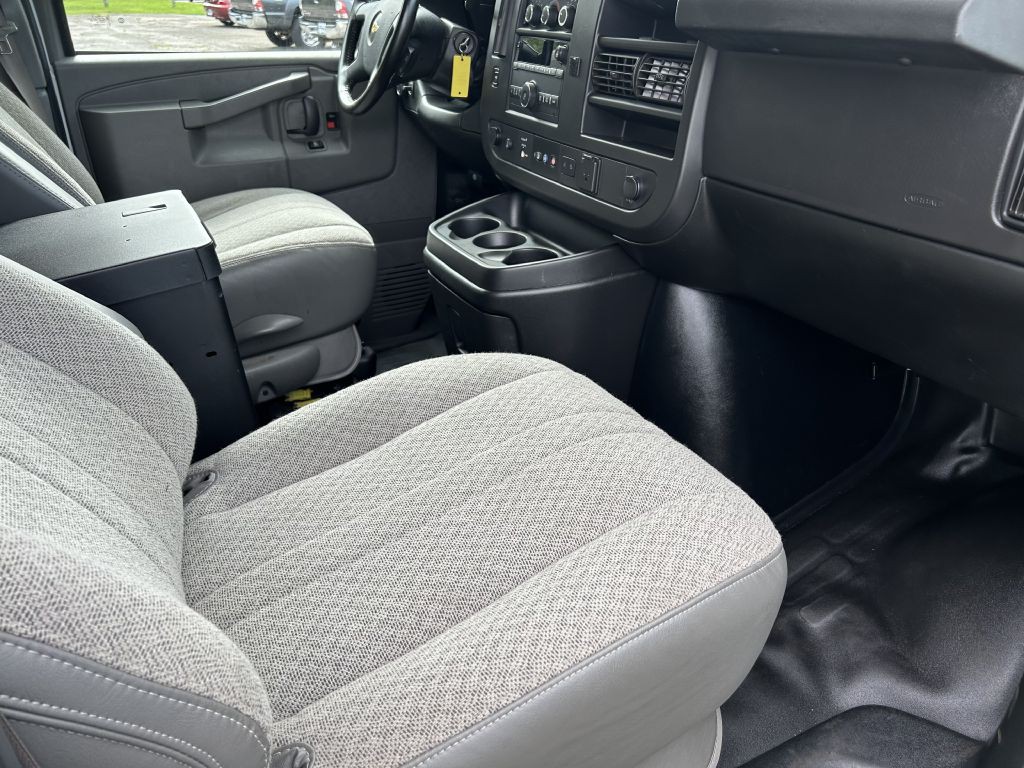 2020 Chevrolet Express Image 12