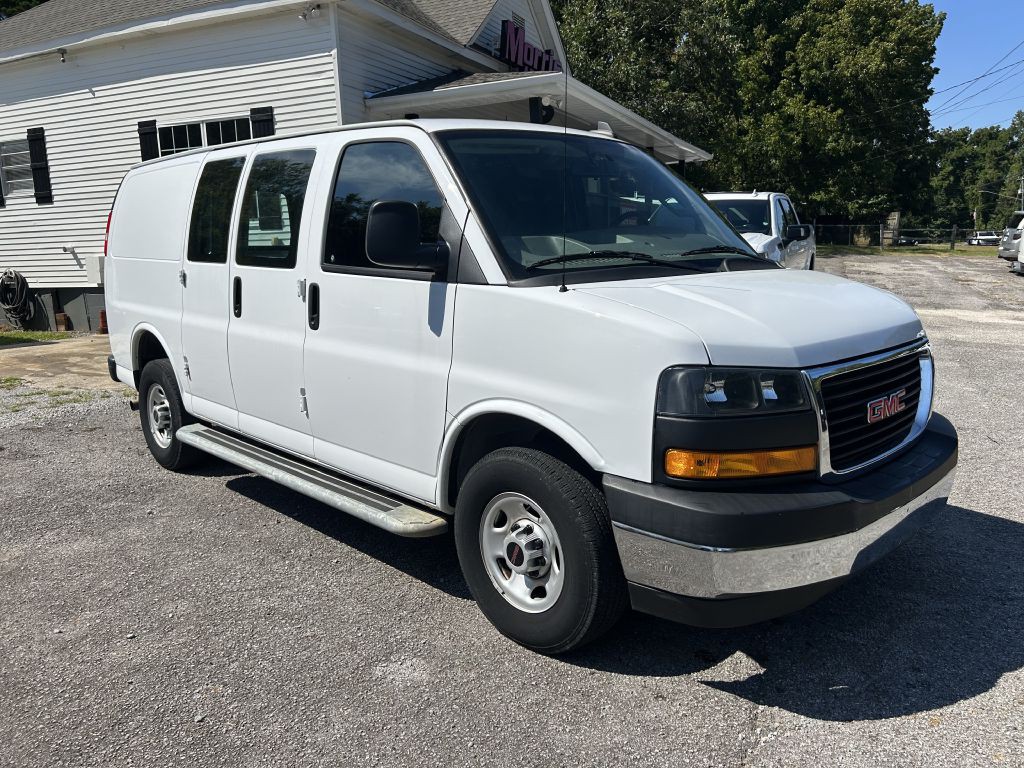 2023 GMC Savana Image 3
