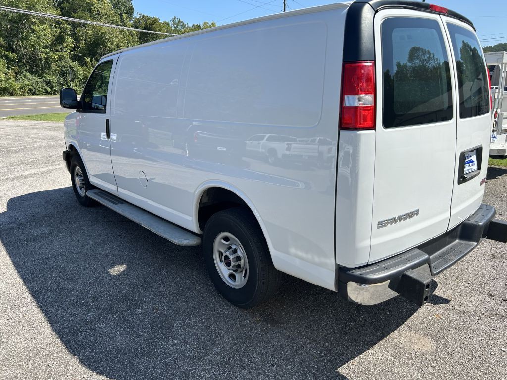 2023 GMC Savana Image 7