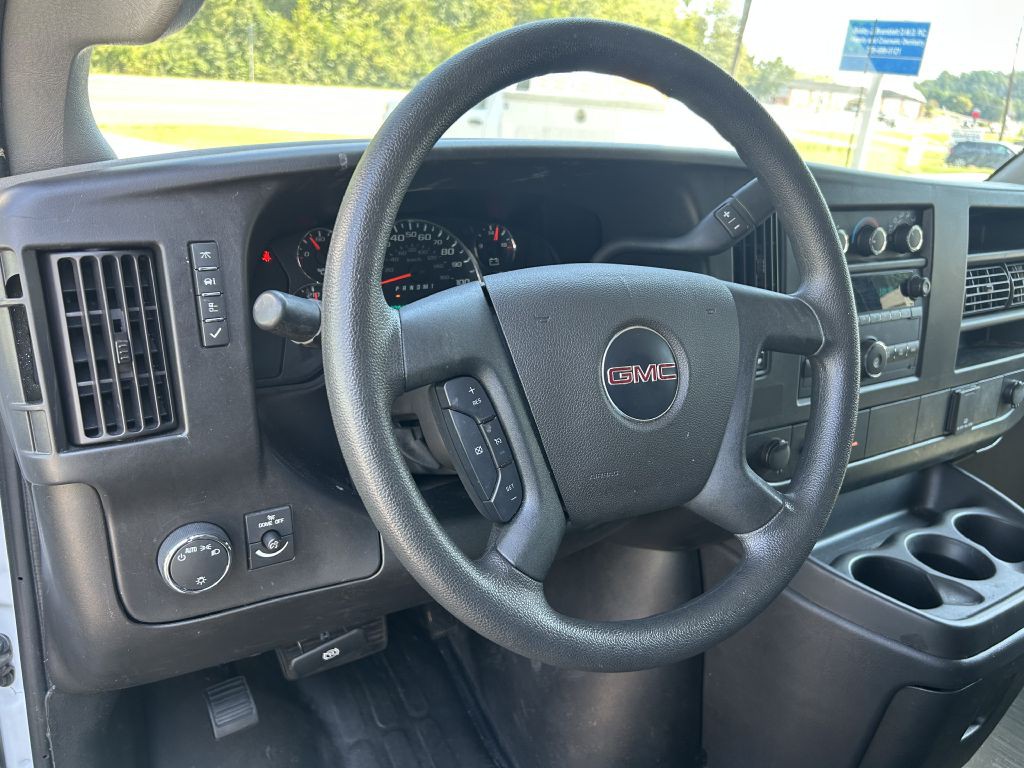 2023 GMC Savana Image 11