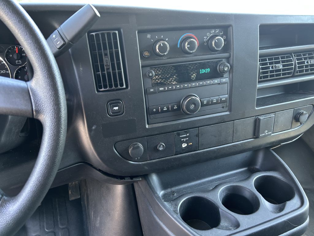 2023 GMC Savana Image 12