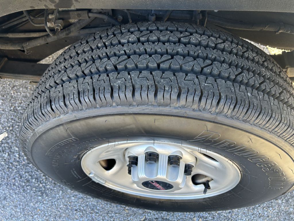 2023 GMC Savana Image 20