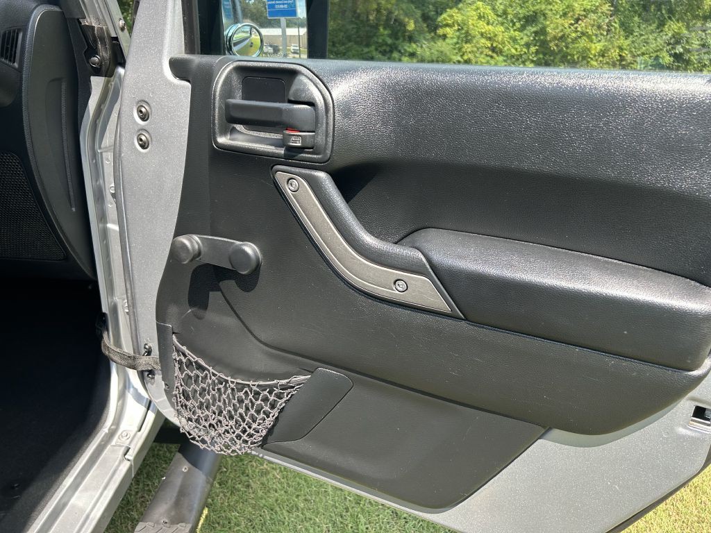 2016 Jeep Wrangler Image 13