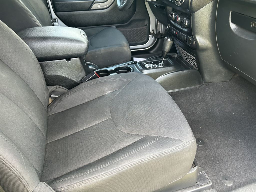 2016 Jeep Wrangler Image 14