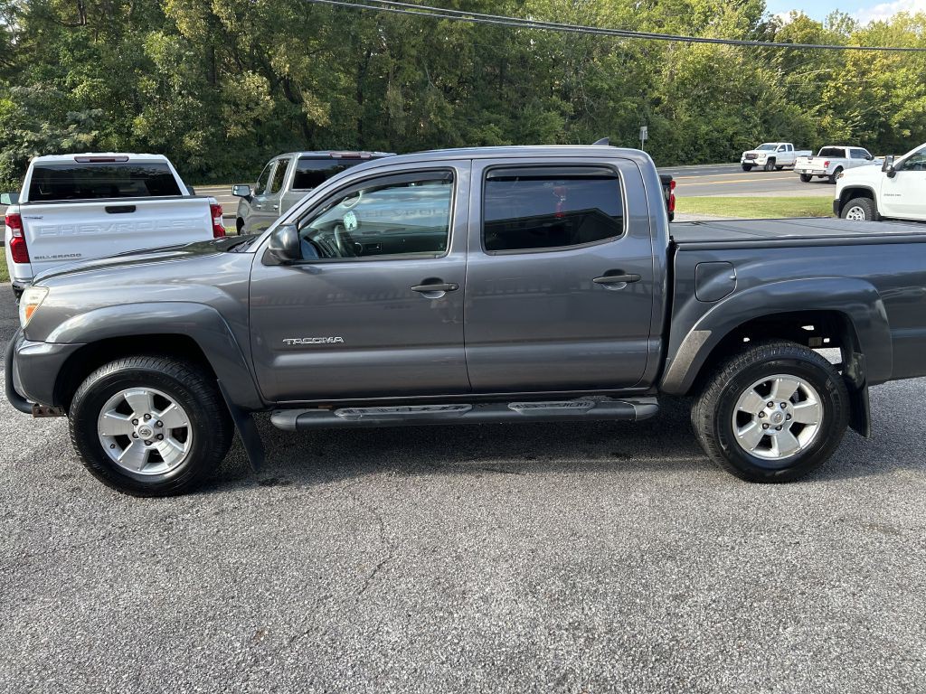 2015 Toyota Tacoma Image 3