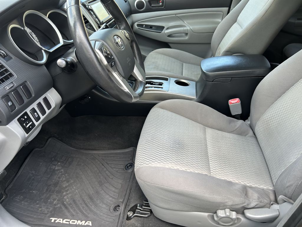2015 Toyota Tacoma Image 11