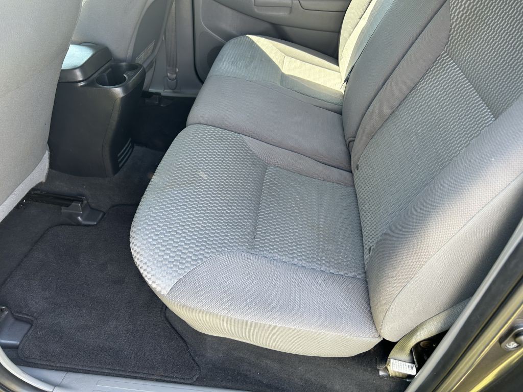 2015 Toyota Tacoma Image 13