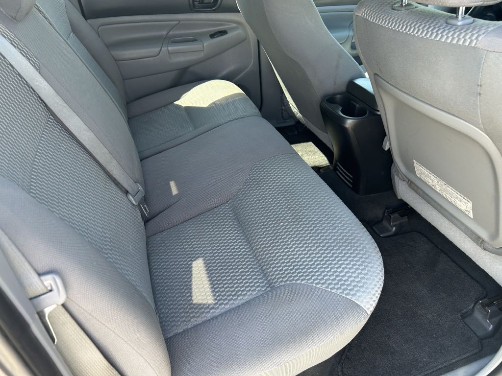 2015 Toyota Tacoma Image 15