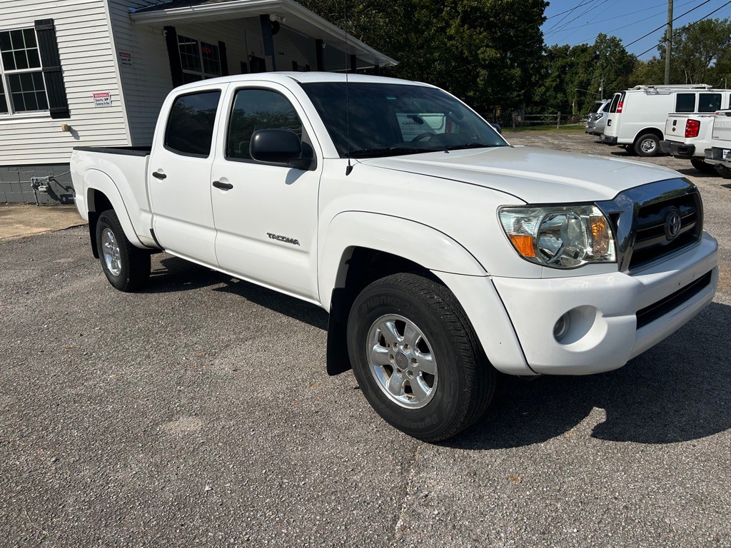 2010 Toyota Tacoma Image 2