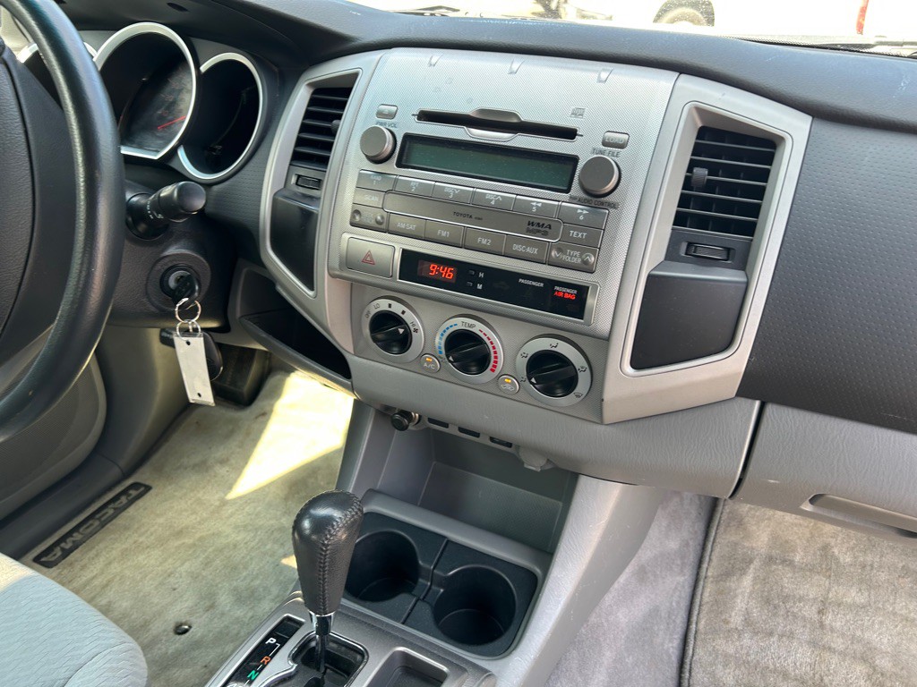 2010 Toyota Tacoma Image 13
