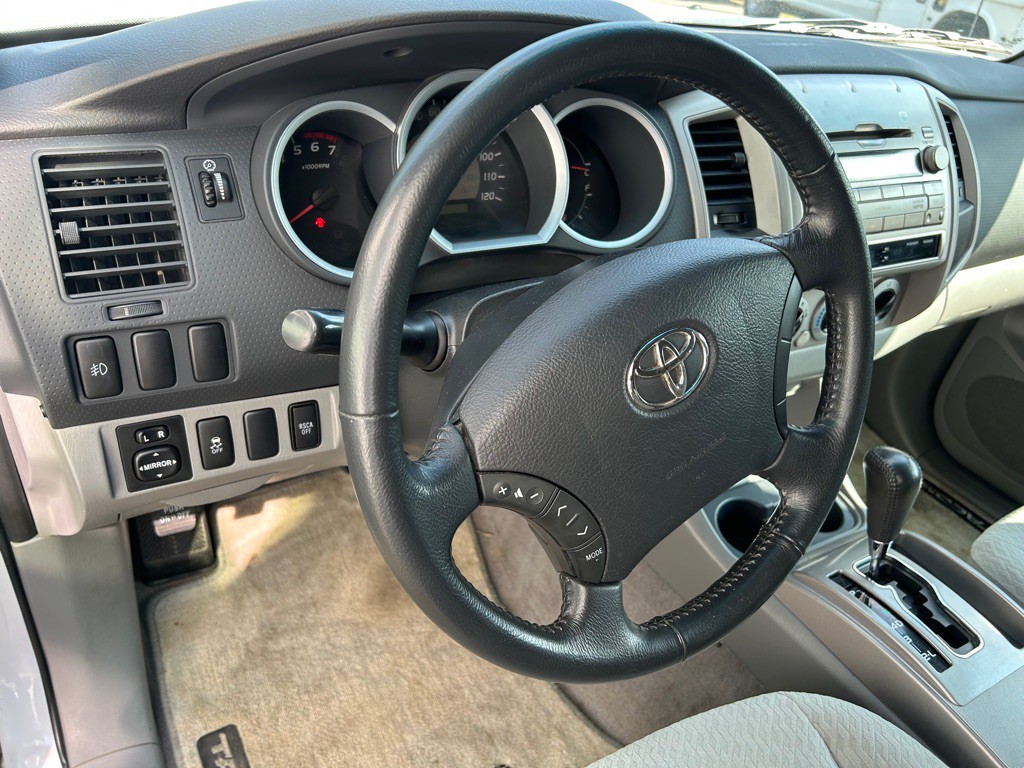 2010 Toyota Tacoma Image 15