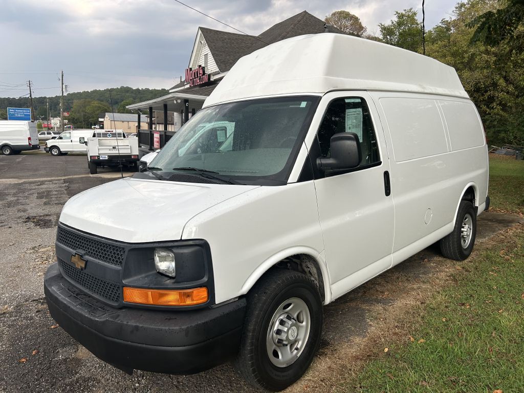 2015 Chevrolet Express Image 1