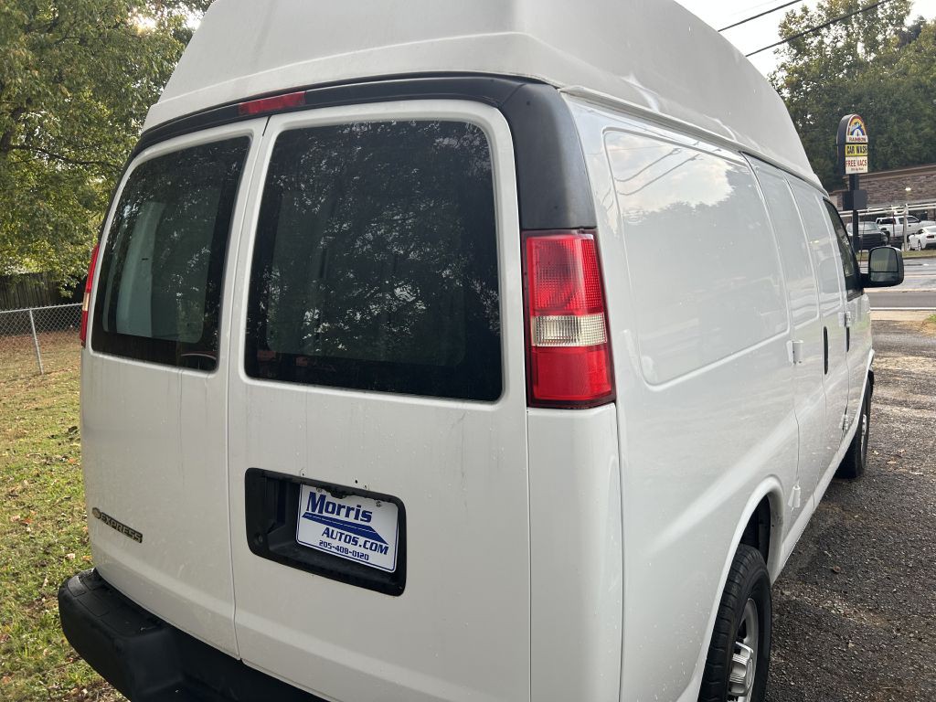 2015 Chevrolet Express Image 4