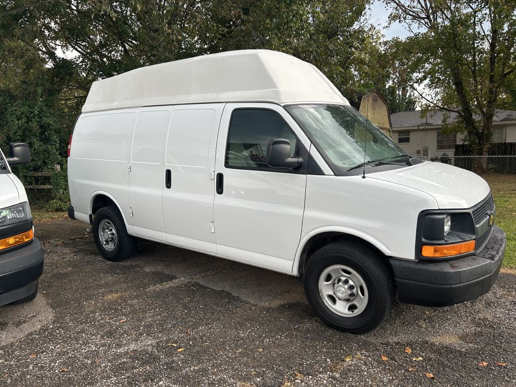 2015 Chevrolet Express Image 5