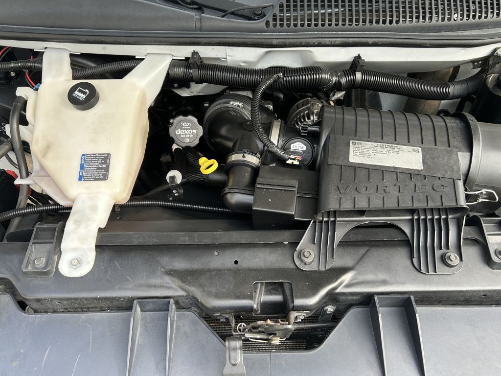 2015 Chevrolet Express Image 17