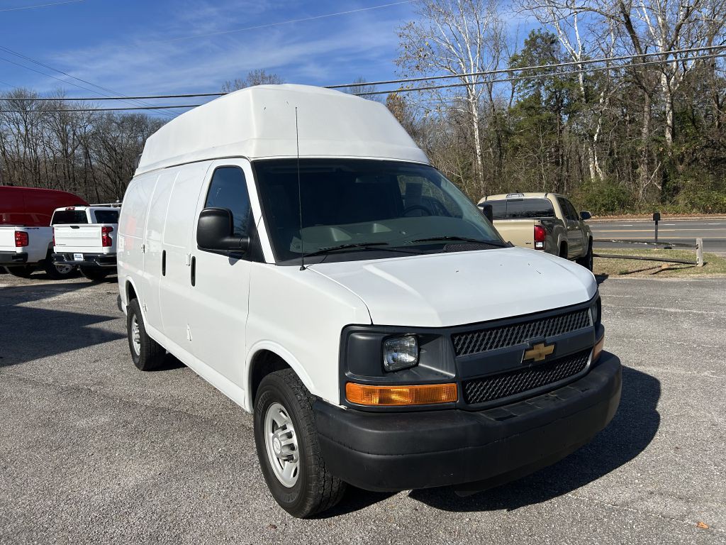 2015 Chevrolet Express Image 2
