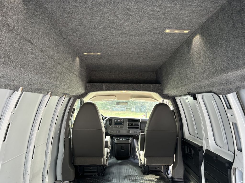 2015 Chevrolet Express Image 15