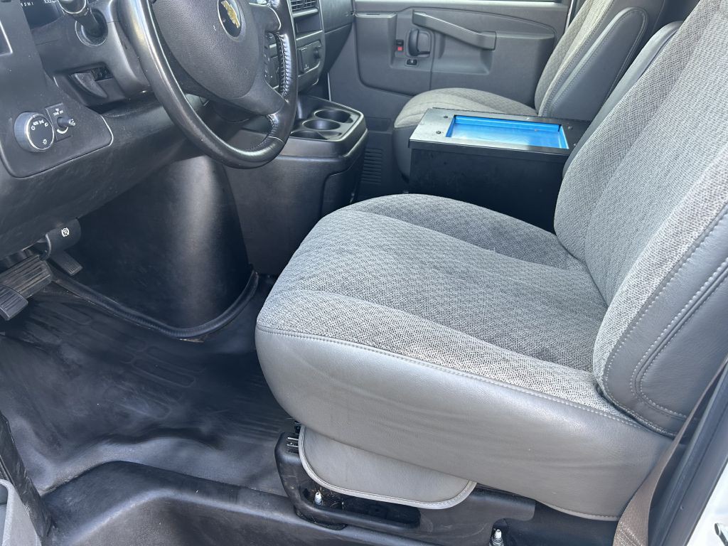2021 Chevrolet Express Image 13