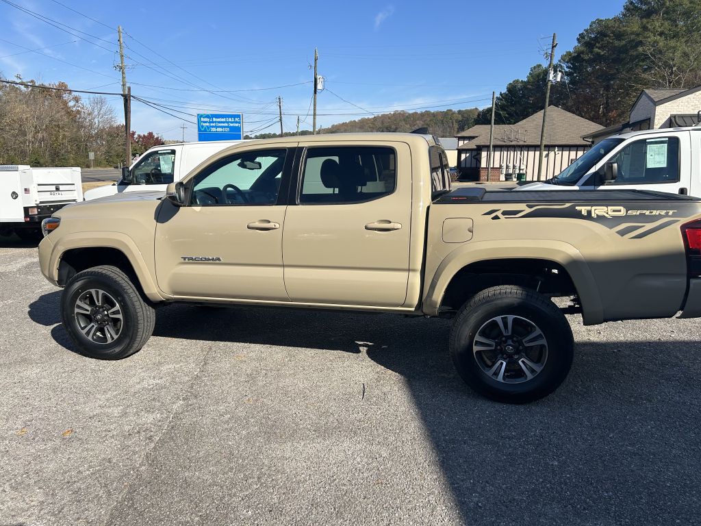 2018 Toyota Tacoma Image 2