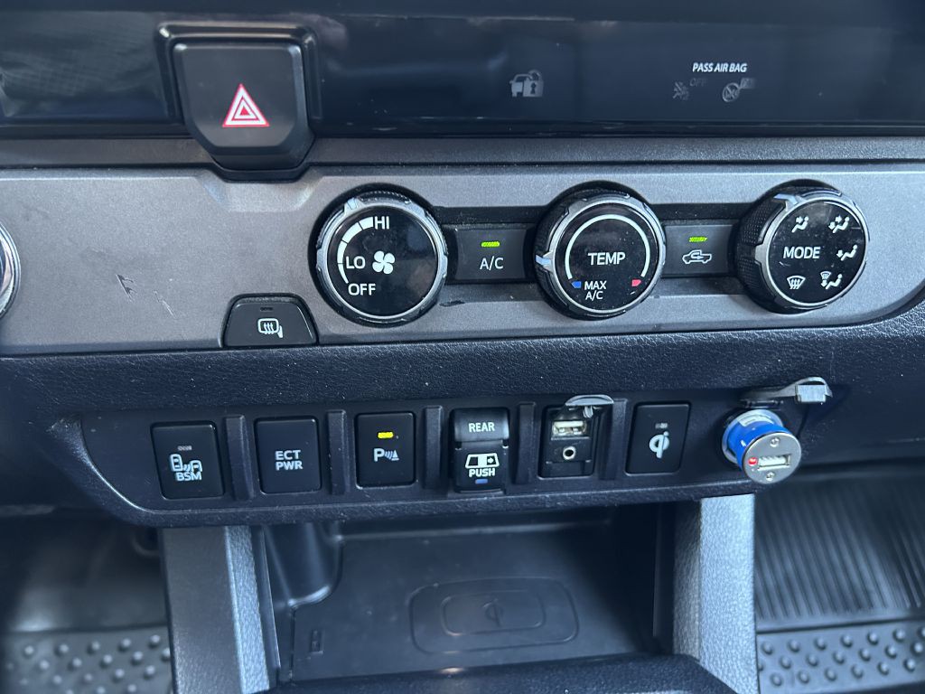 2018 Toyota Tacoma Image 10