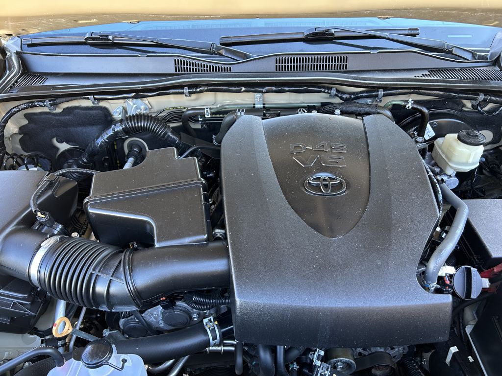 2018 Toyota Tacoma Image 17