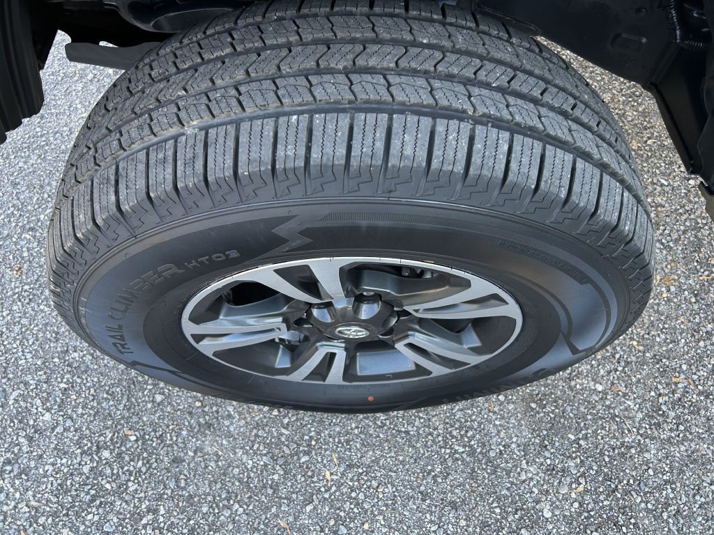 2018 Toyota Tacoma Image 18