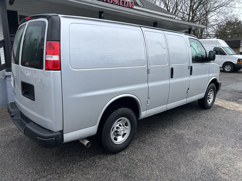 2020 Chevrolet Express Image 3