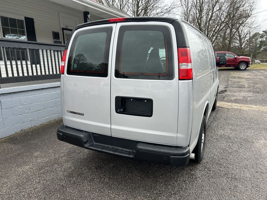 2020 Chevrolet Express Image 4