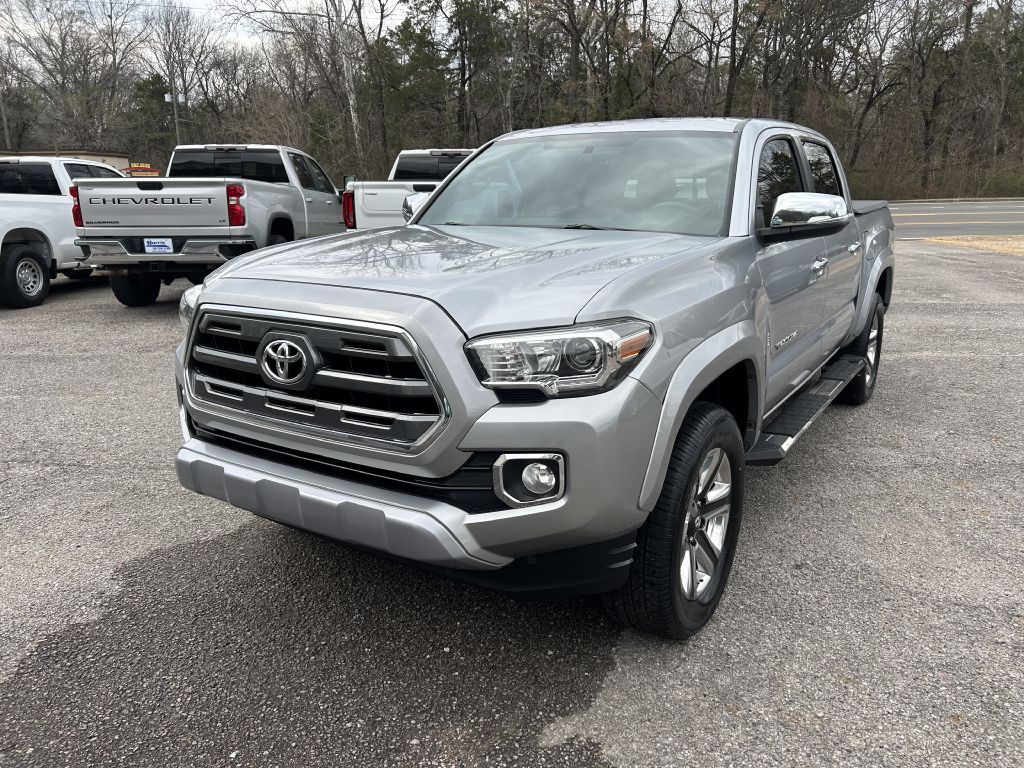 2017 Toyota Tacoma Image 2