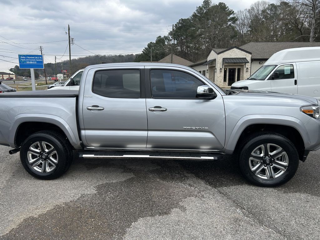 2017 Toyota Tacoma Image 4