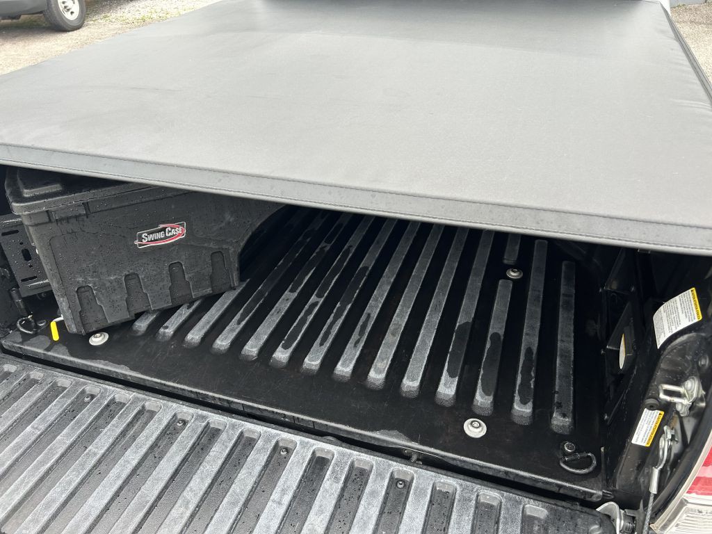 2017 Toyota Tacoma Image 21