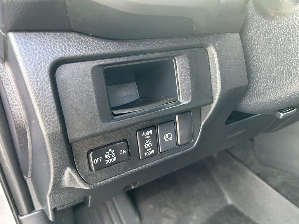 2019 Toyota Tacoma Image 10