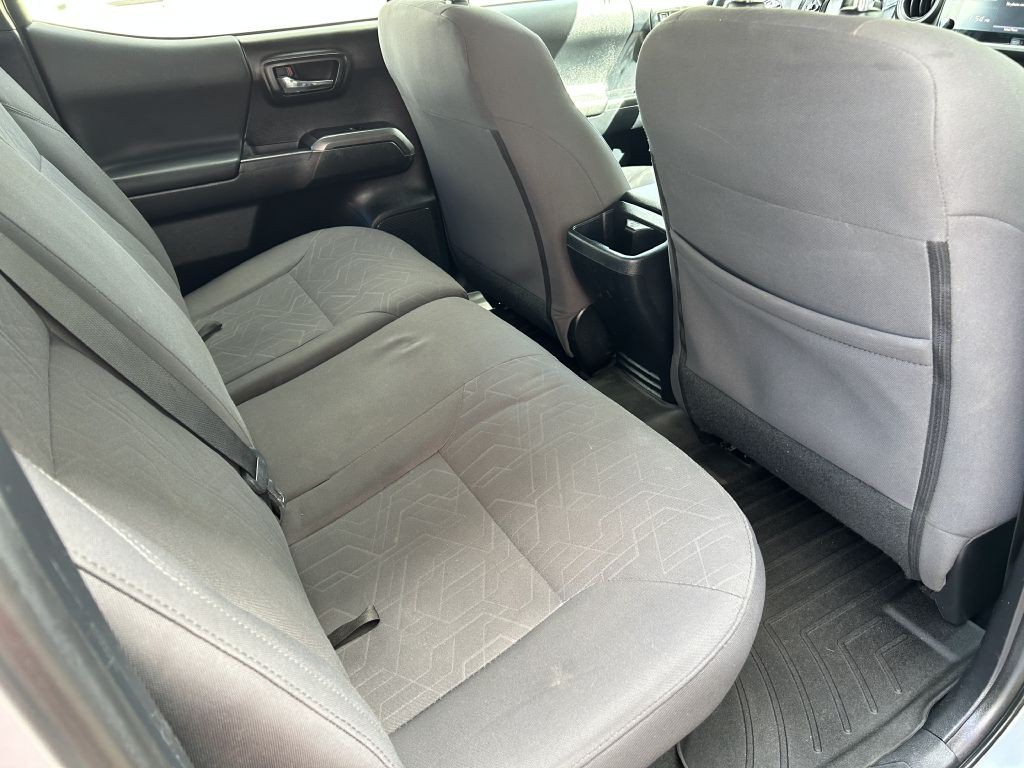 2019 Toyota Tacoma Image 15