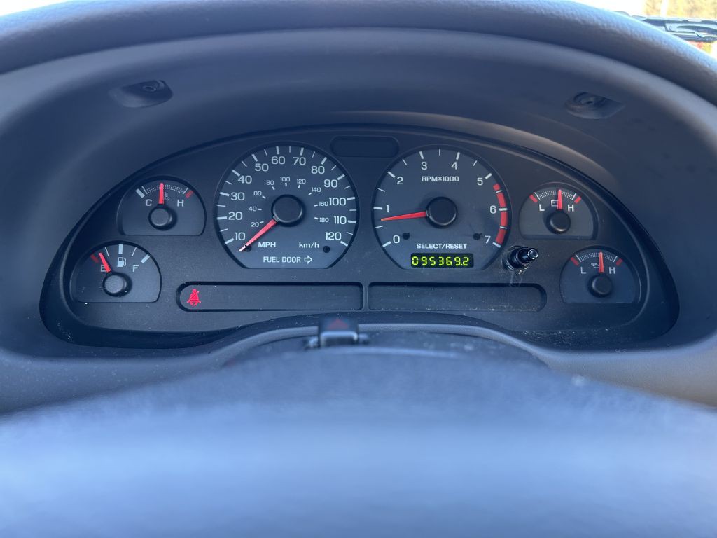 2004 Ford Mustang Image 13