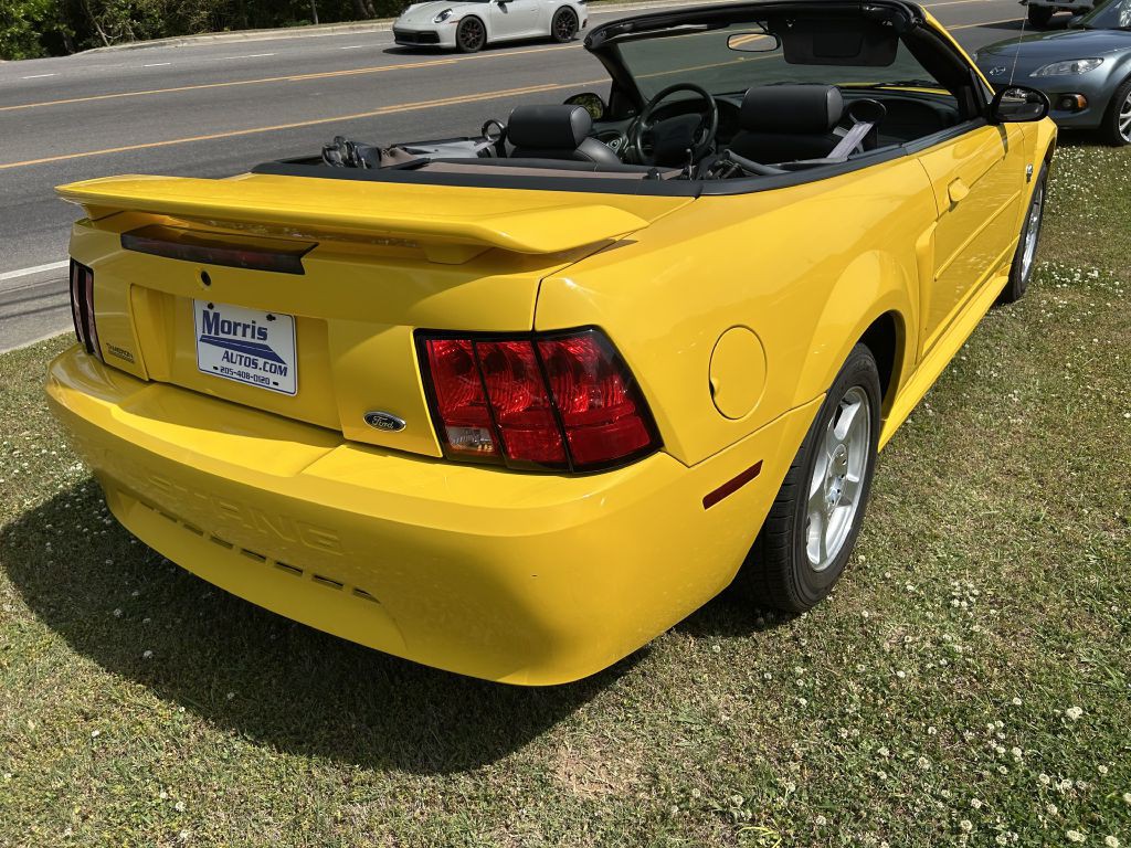 2004 Ford Mustang Image 18