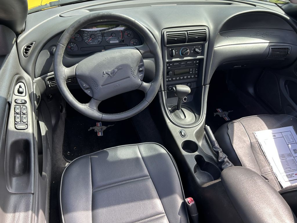2004 Ford Mustang Image 22
