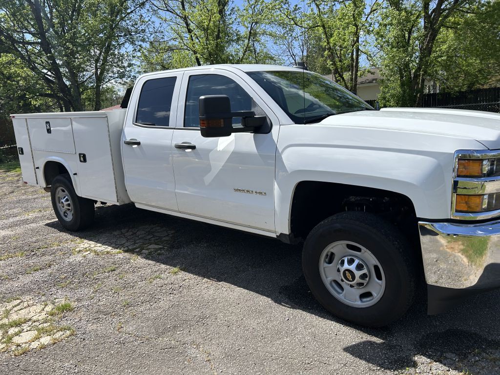2019 Chevrolet Silverado 1500 Image 2