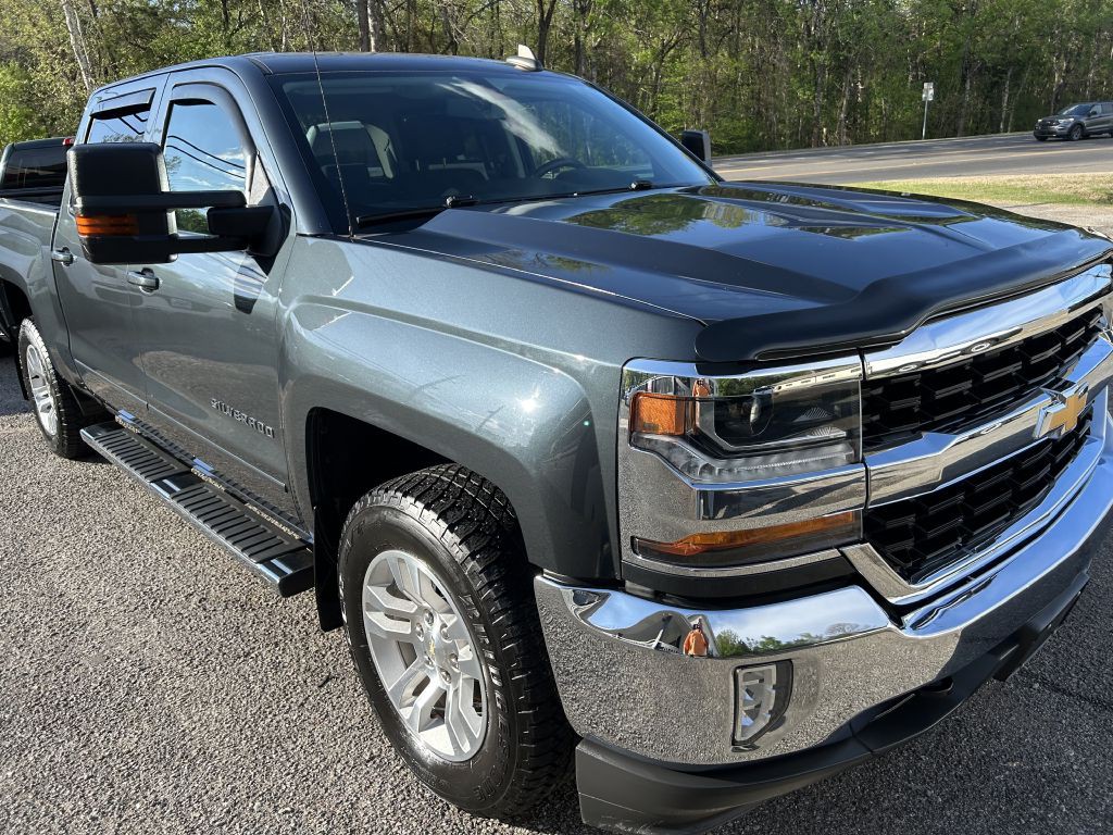 2017 Chevrolet Silverado 1500 Image 2