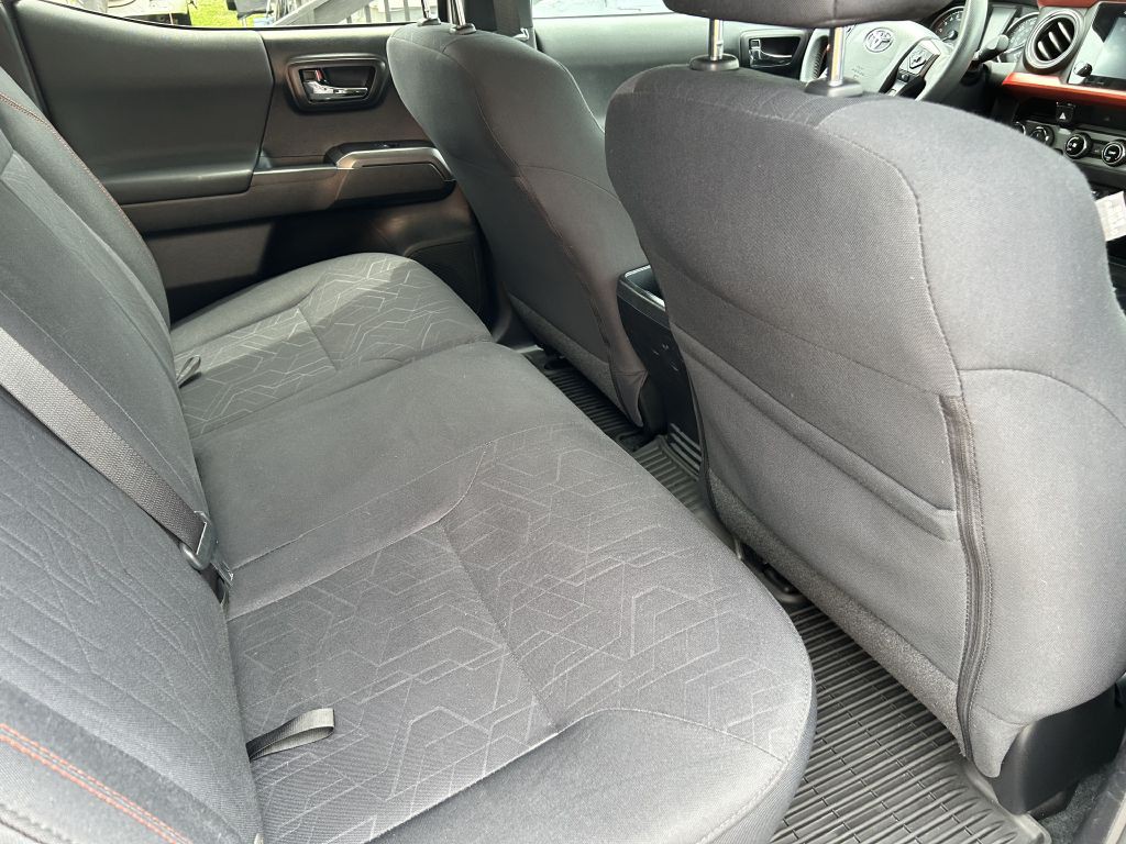 2018 Toyota Tacoma Image 13